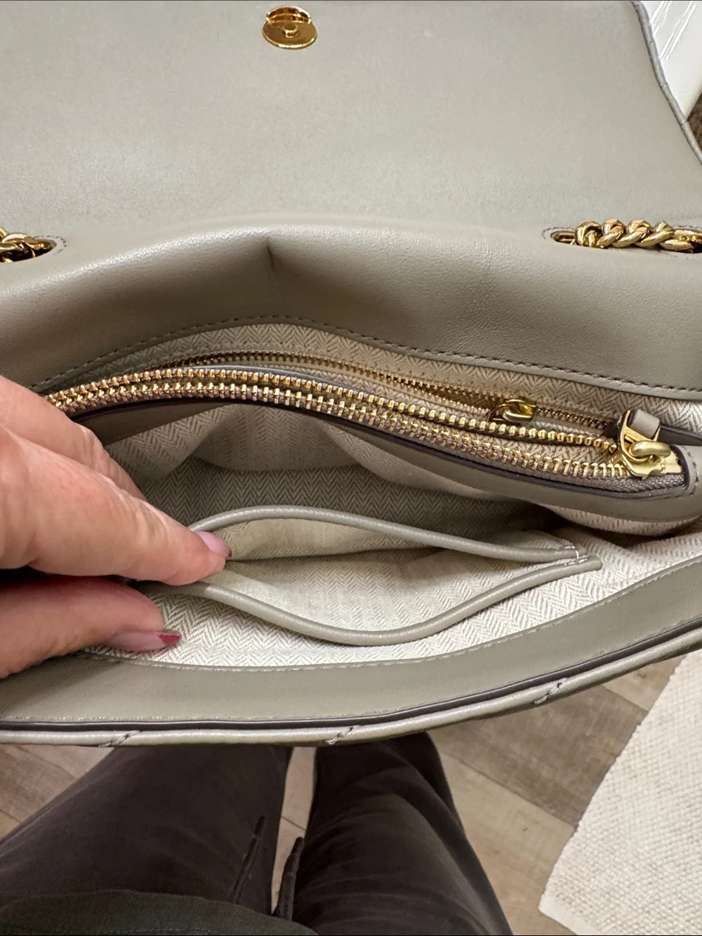Tory Burch Kira Quilted Chevron Crossbody Bag in Taupe with Gold Hardware